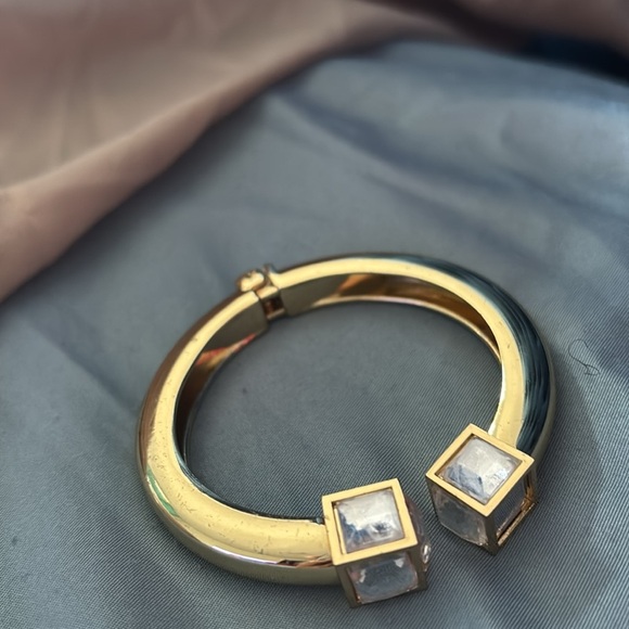 Elegant Vintage Gold and Silver Bracelet - Picture 5 of 9